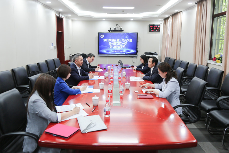 拜訪外交學院，與黨委書記王世廷先生會面