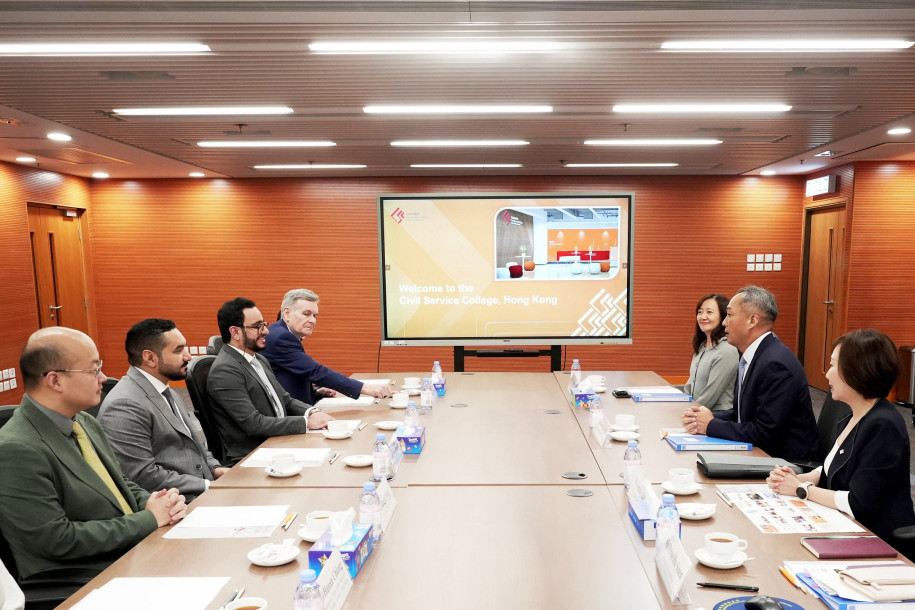 Both sides engage in a fruitful exchange of experiences and best practices in civil service training and development during the visit.